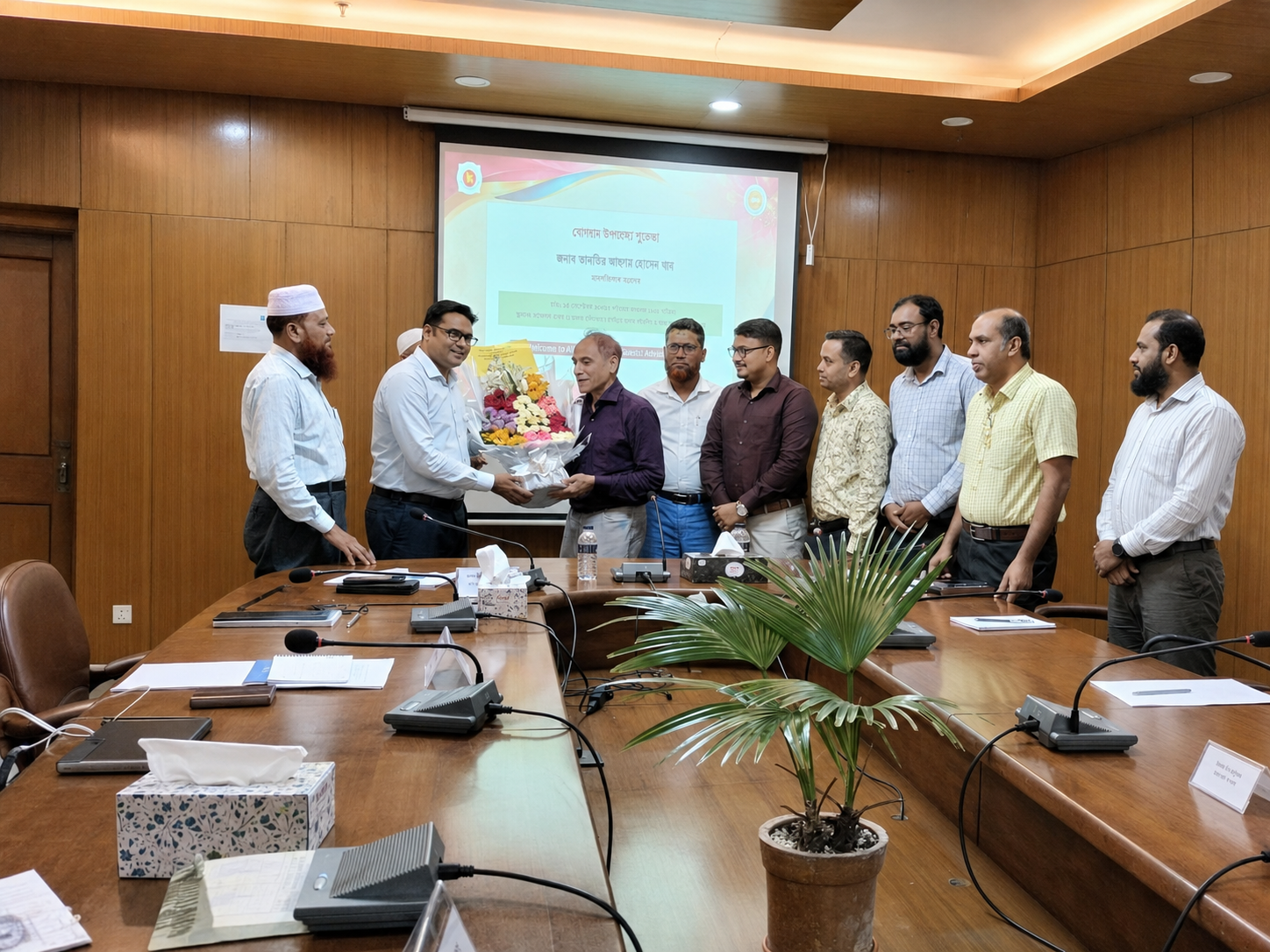 নবনিযুক্ত মহাপরিচালক মহোদয়ের যোগদান উপলক্ষ্যে আয়োজিত সংবর্ধনা ও যোগদান অনুষ্ঠানের স্মরণীয় মুহূর্ত।